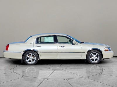 2004 Lincoln Town Car Ultimate