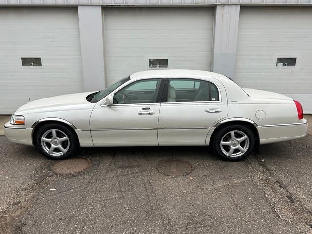 2004 Lincoln Town Car Ultimate
