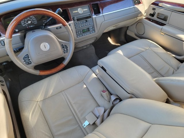 2004 Lincoln Town Car Ultimate