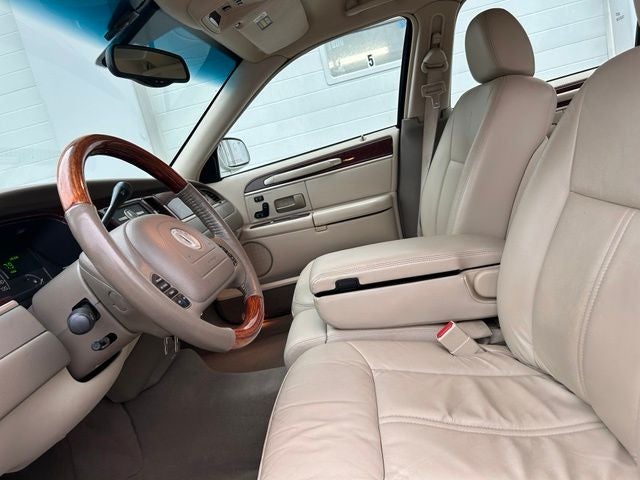 2004 Lincoln Town Car Ultimate