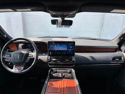 2024 Lincoln Navigator Premiere