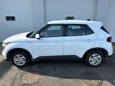 2022 Hyundai Venue SE