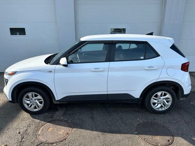 2022 Hyundai Venue SE