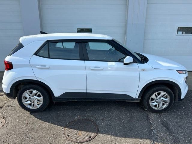 2022 Hyundai Venue SE
