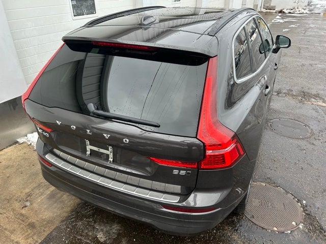 2022 Volvo XC60 B5 Momentum