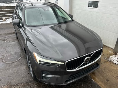 2022 Volvo XC60 B5 Momentum