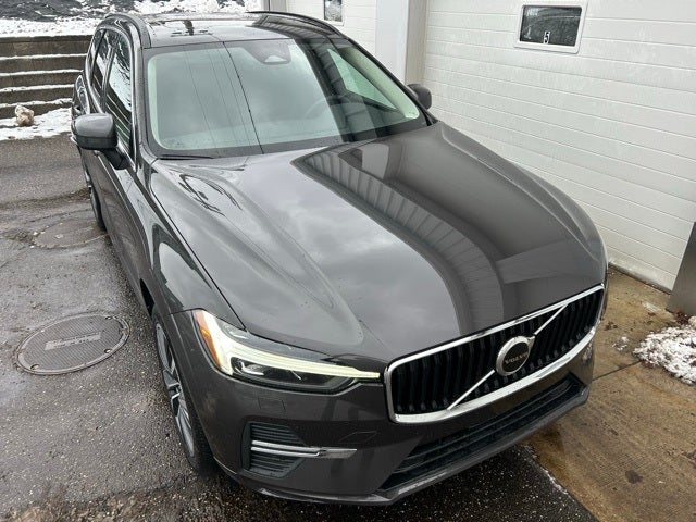 2022 Volvo XC60 B5 Momentum