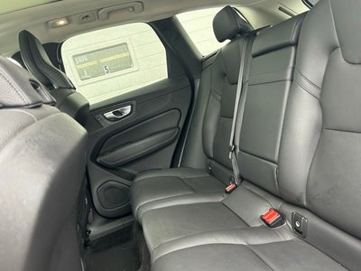2022 Volvo XC60 B5 Momentum