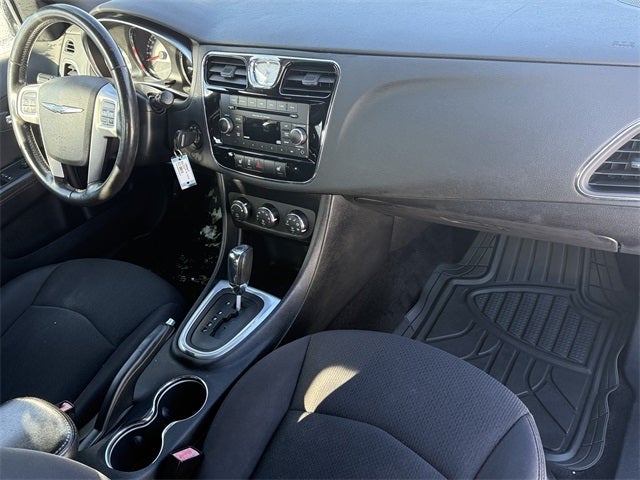 2013 Chrysler 200 Touring