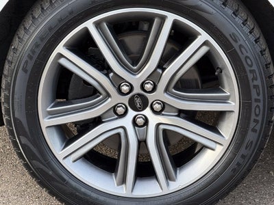 2024 Ford Edge Titanium