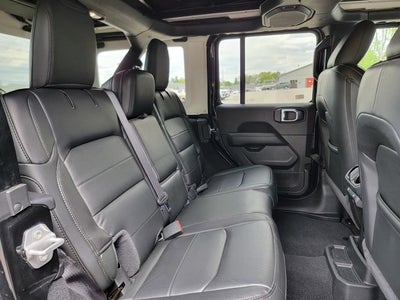 2022 Jeep Wrangler Unlimited Sahara Altitude
