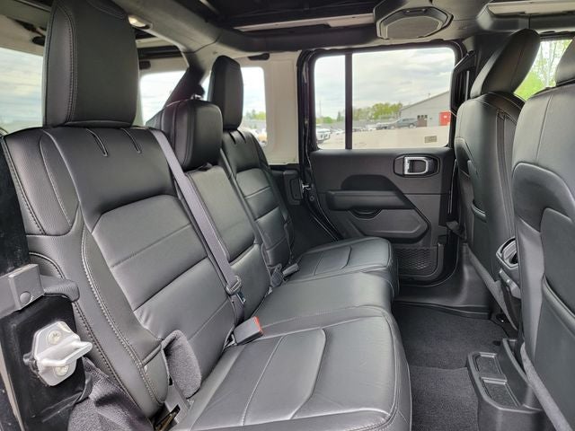 2022 Jeep Wrangler Unlimited Sahara Altitude