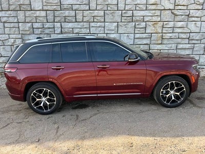 2022 Jeep Grand Cherokee Summit
