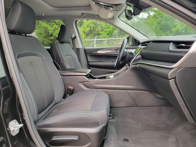 2022 Jeep Grand Cherokee L Laredo