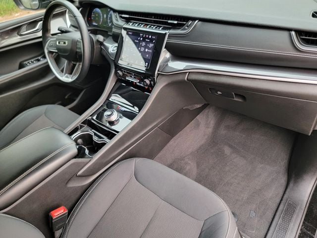 2022 Jeep Grand Cherokee L Laredo