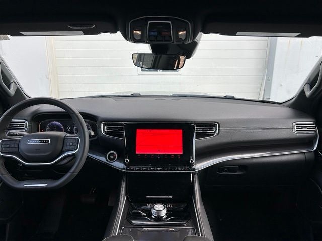 2023 Jeep Wagoneer Base