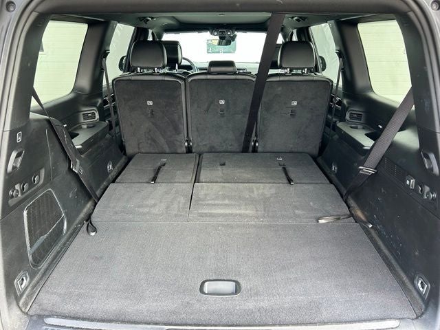 2023 Jeep Wagoneer Base