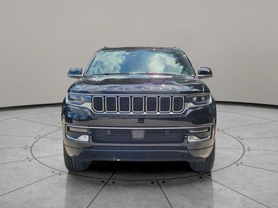 2023 Jeep Wagoneer Base