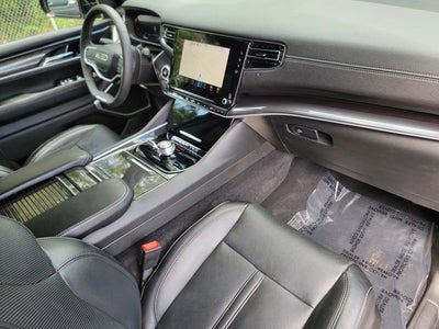 2023 Jeep Wagoneer Base