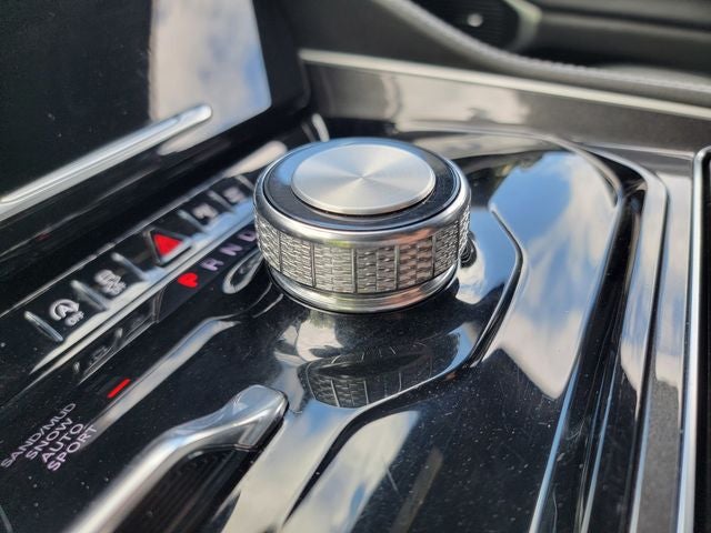 2023 Jeep Wagoneer Base