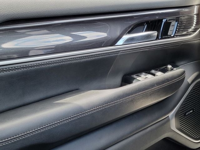 2023 Jeep Wagoneer Base