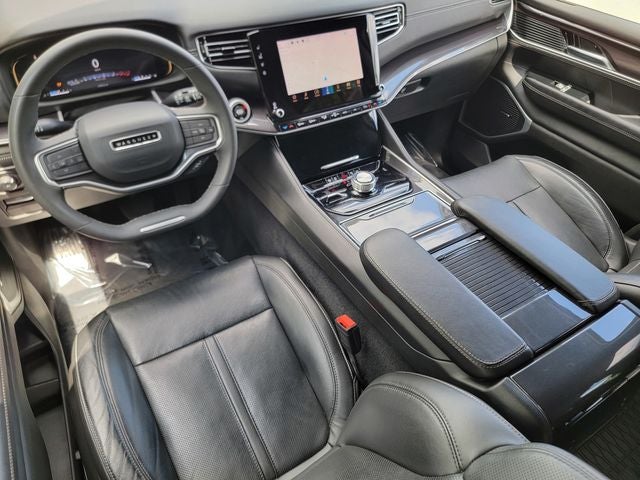 2023 Jeep Wagoneer Base