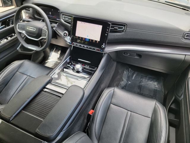 2023 Jeep Wagoneer Base
