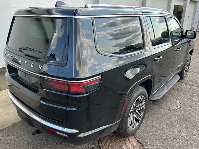 2023 Jeep Wagoneer Base