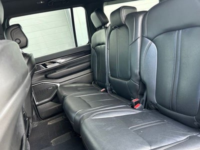 2023 Jeep Wagoneer Base