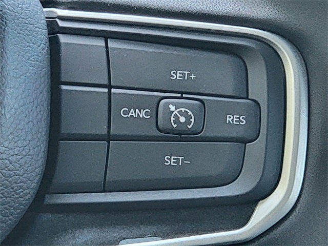 2023 Jeep Wagoneer Base