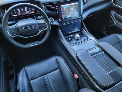 2023 Jeep Wagoneer Base