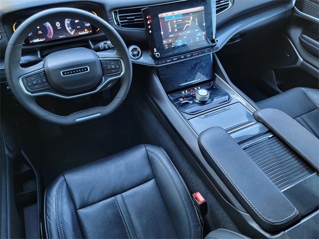 2023 Jeep Wagoneer Base