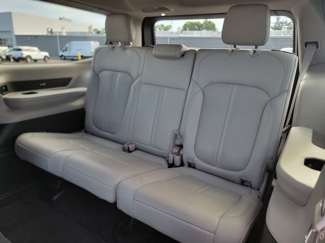 2024 Jeep Wagoneer Base