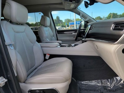 2024 Jeep Wagoneer Base