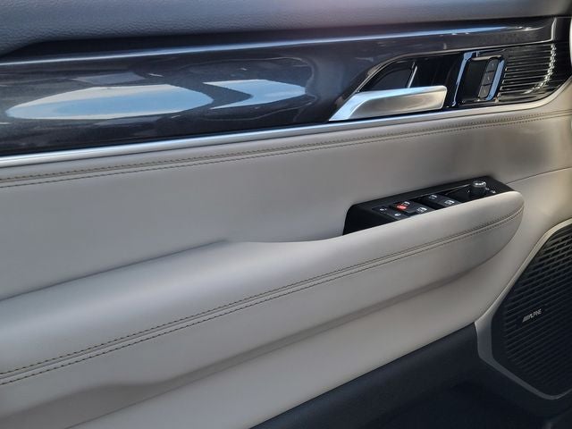2024 Jeep Wagoneer Base