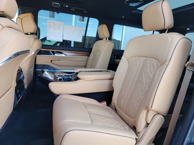 2025 Jeep Grand Wagoneer Series III