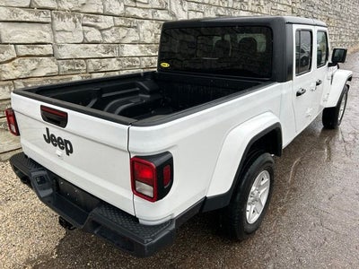 2022 Jeep Gladiator Sport