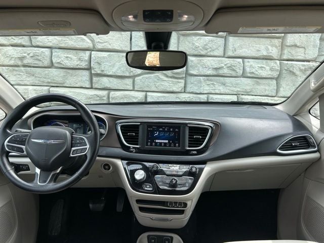 2021 Chrysler Voyager LXI
