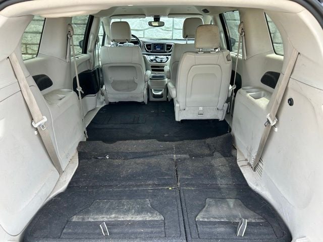 2021 Chrysler Voyager LXI