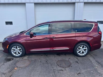 2017 Chrysler Pacifica Touring L Plus