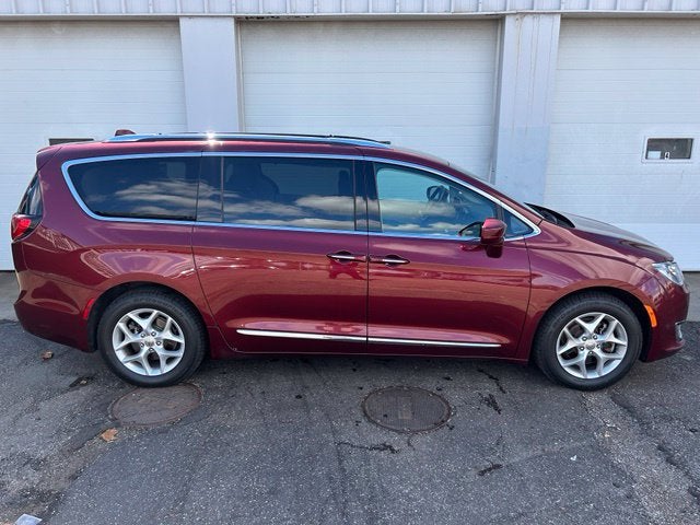 2017 Chrysler Pacifica Touring L Plus