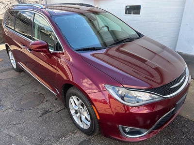 2017 Chrysler Pacifica Touring L Plus
