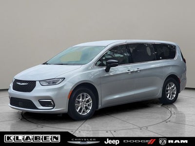 2024 Chrysler Pacifica Touring