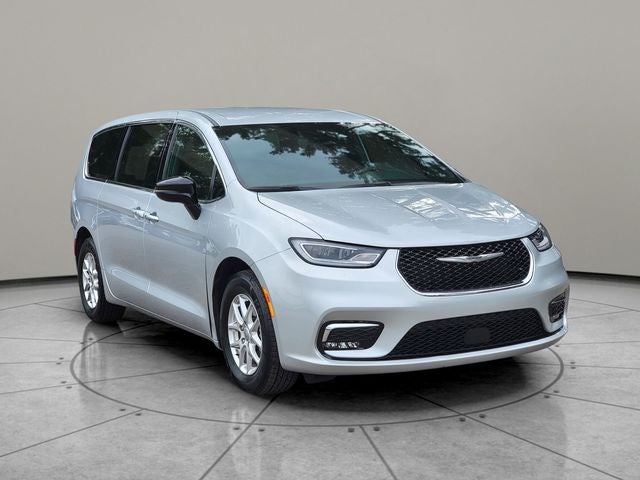 2024 Chrysler Pacifica Touring