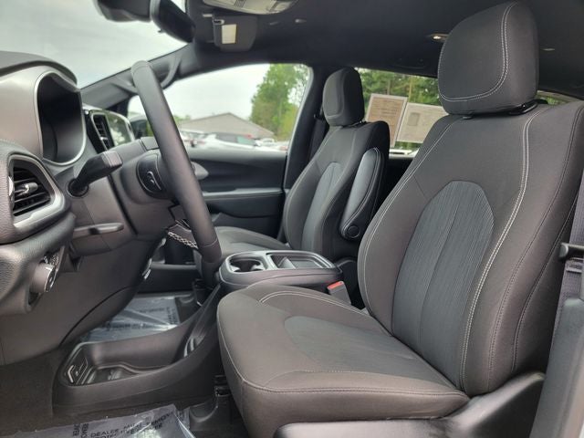 2024 Chrysler Pacifica Touring