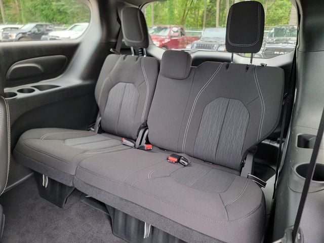 2024 Chrysler Pacifica Touring