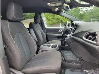 2024 Chrysler Pacifica Touring