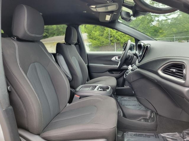 2024 Chrysler Pacifica Touring