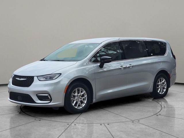 2024 Chrysler Pacifica Touring