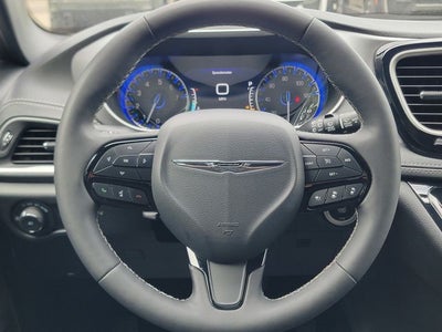 2024 Chrysler Pacifica Touring